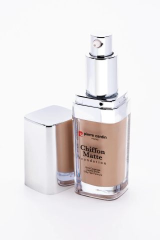 PIERRE CARDIN Chiffon Мatte течна пудра (606) Beige